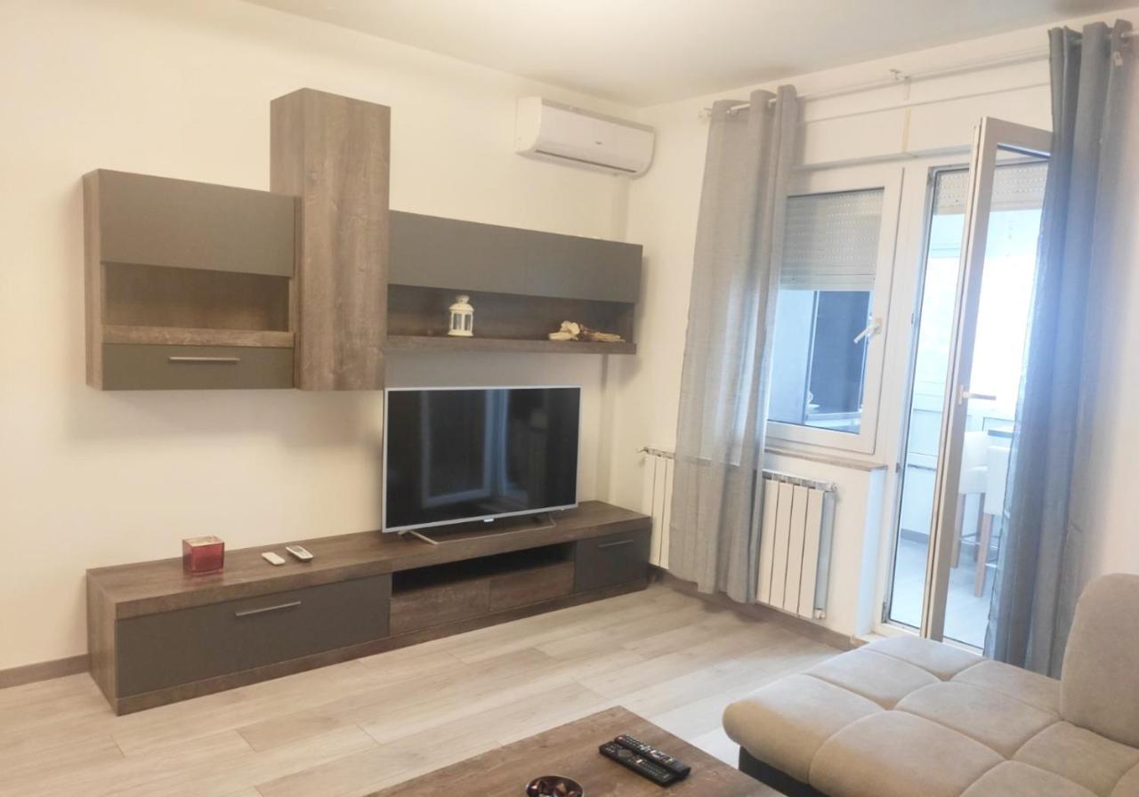 Apartment Nevera Fiume Esterno foto